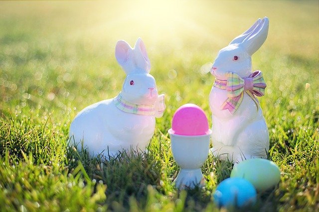 Easter bunnies, Easter eggs